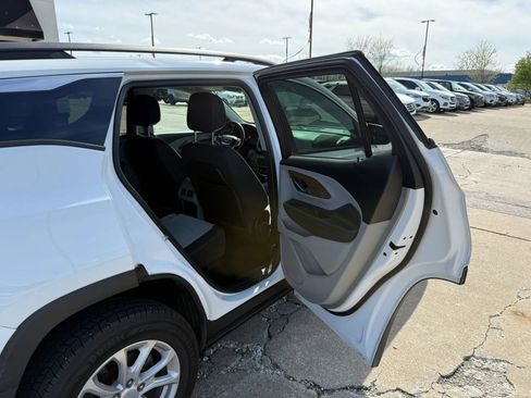 Used 2018 GMC Terrain SLE w/ Driver Convenience Package AWD/4WD image 23