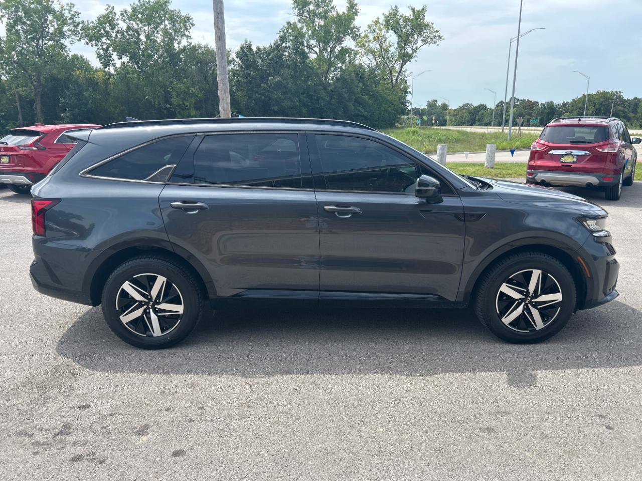 Used 2021 Kia Sorento EX w/ Panoramic Sunroof Package FWD image 4