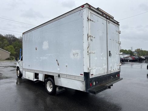 Used 2002 Ford E-450 and Econoline 450 RWD image 4