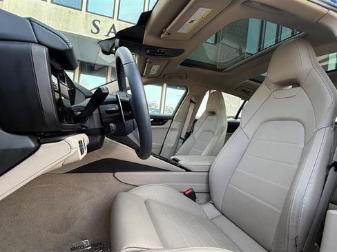 Used 2025 Porsche Panamera 4 image 16
