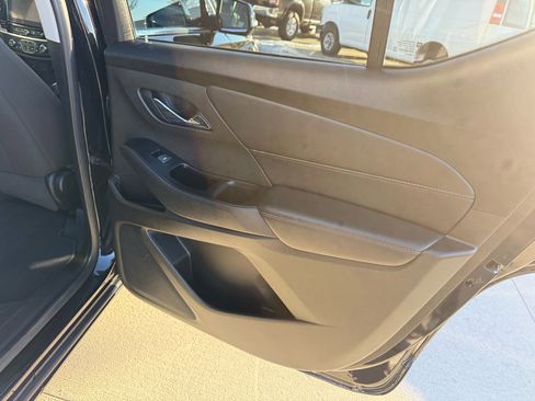 Used 2019 Chevrolet Traverse LT image 17