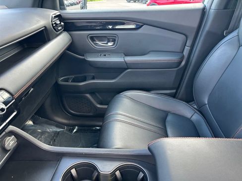 Used 2024 Honda Pilot TrailSport image 18