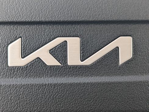 New 2026 Kia Sorento LX FWD image 31
