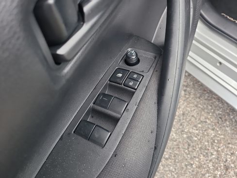Used 2022 Toyota Corolla LE FWD image 15