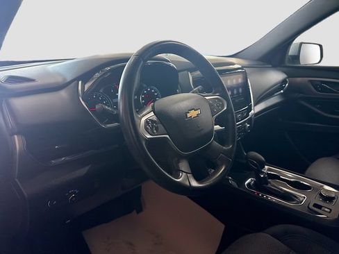 Used 2023 Chevrolet Traverse LT FWD image 10