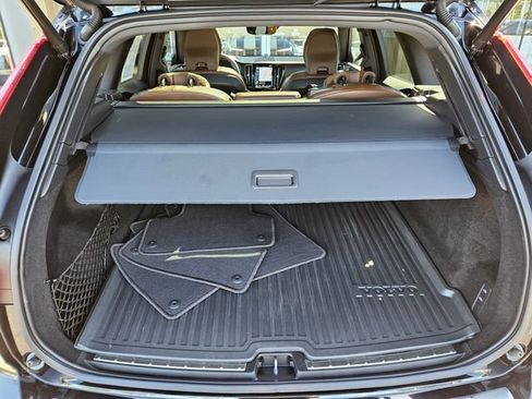 Used 2021 Volvo XC60 T6 Inscription w/ Protection Package Premier AWD/4WD image 12