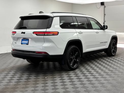 Used 2023 Jeep Grand Cherokee L Altitude AWD/4WD image 9