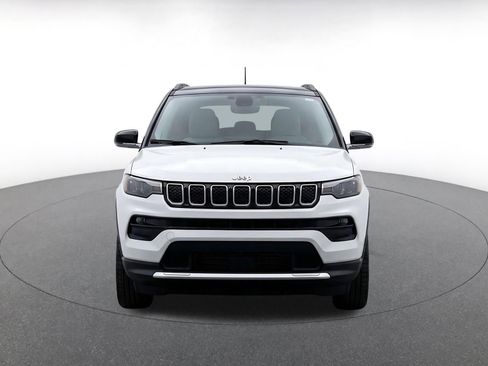 Used 2025 Jeep Compass Limited AWD/4WD image 2