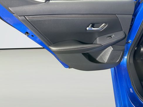 Used 2025 Nissan Sentra SR FWD image 26