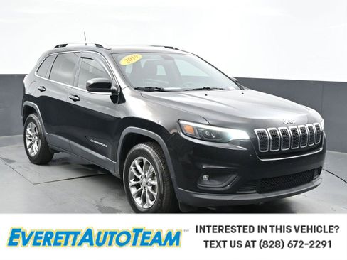 Used 2019 Jeep Cherokee Latitude Plus image 1