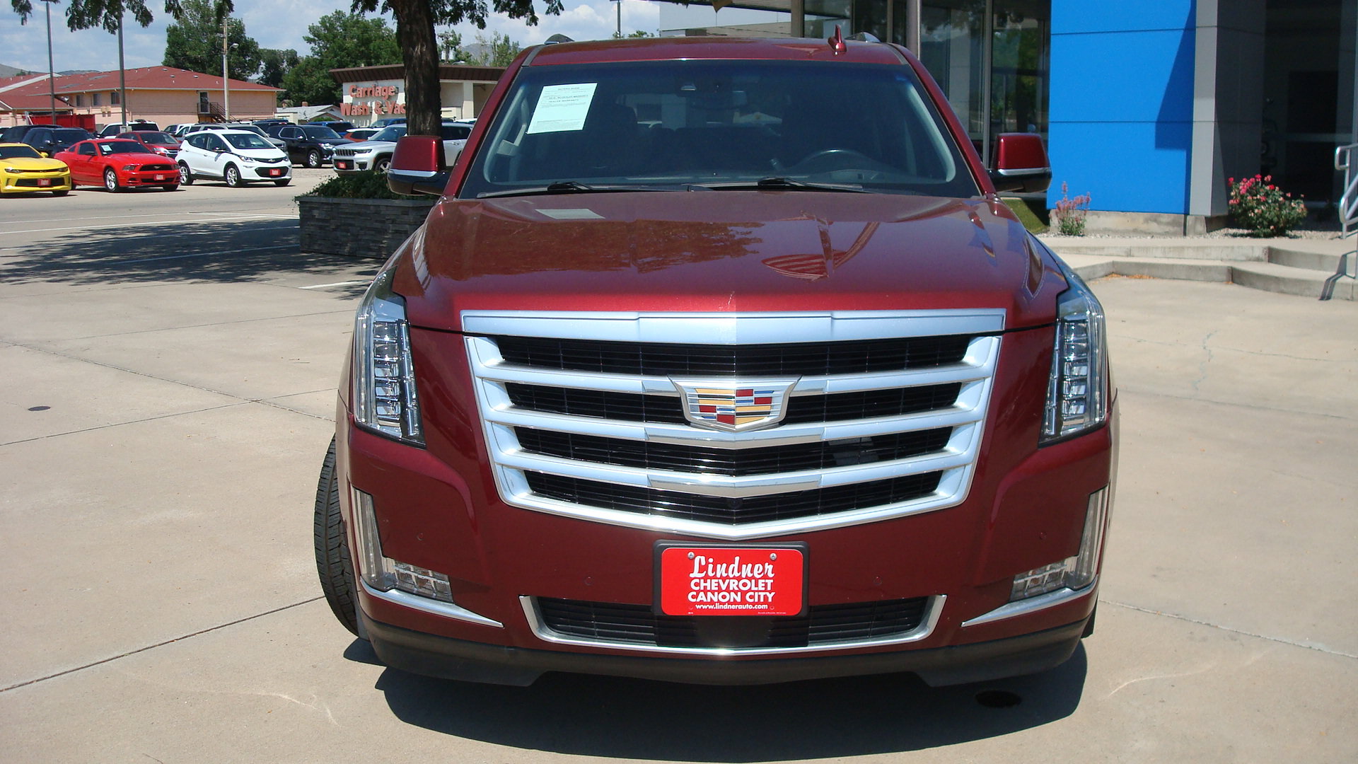 Used 2020 Cadillac Escalade ESV Premium Luxury AWD/4WD image 2
