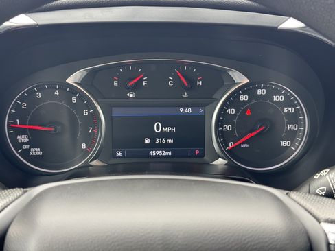 Used 2023 Chevrolet Blazer LT FWD image 32