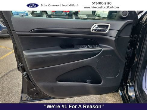 Used 2020 Jeep Grand Cherokee Altitude AWD/4WD image 23