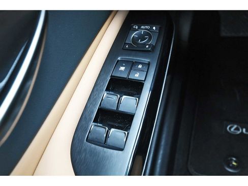 Used 2025 Lexus ES 350 w/ Premium Package image 19