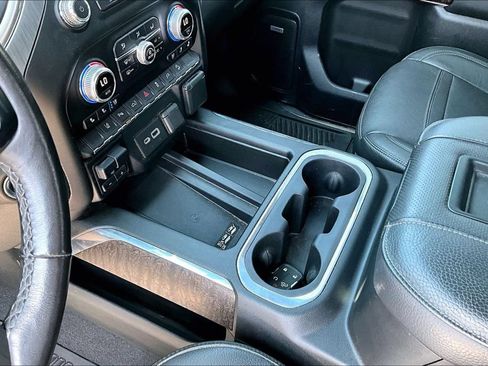 Used 2022 GMC Sierra 2500 Denali w/ Denali Ultimate Package AWD/4WD image 17