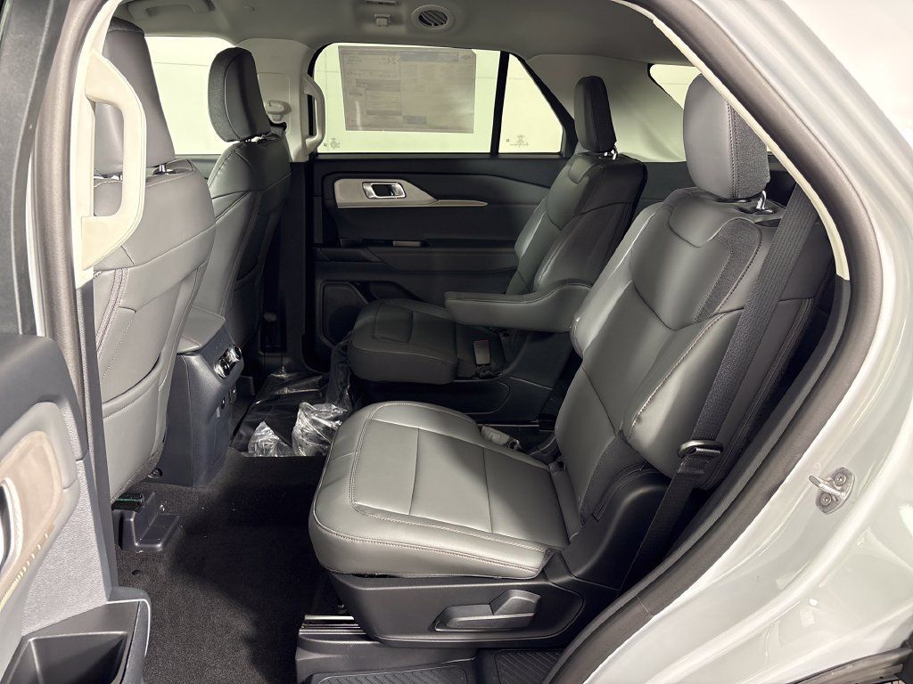 New 2026 Ford Explorer Active w/ Active Comfort Package RWD image 27