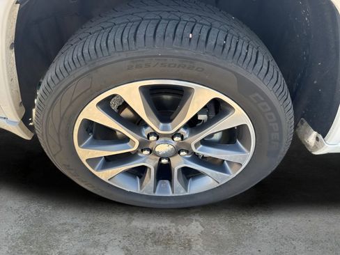 Used 2018 Jeep Grand Cherokee Overland image 27