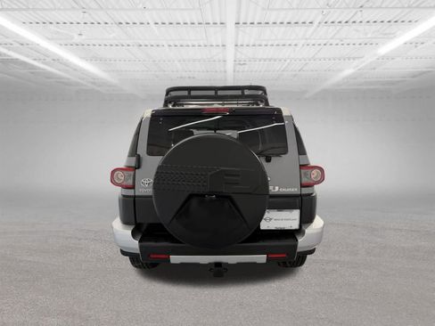 Used 2014 Toyota FJ Cruiser 4WD w/ Upgrade Package image 4