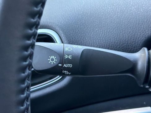 Used 2019 Toyota Prius Prime Premium image 37