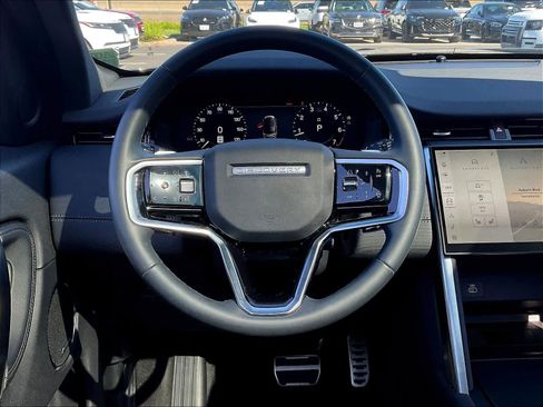 Used 2025 Land Rover Discovery Sport Dynamic SE AWD/4WD image 5