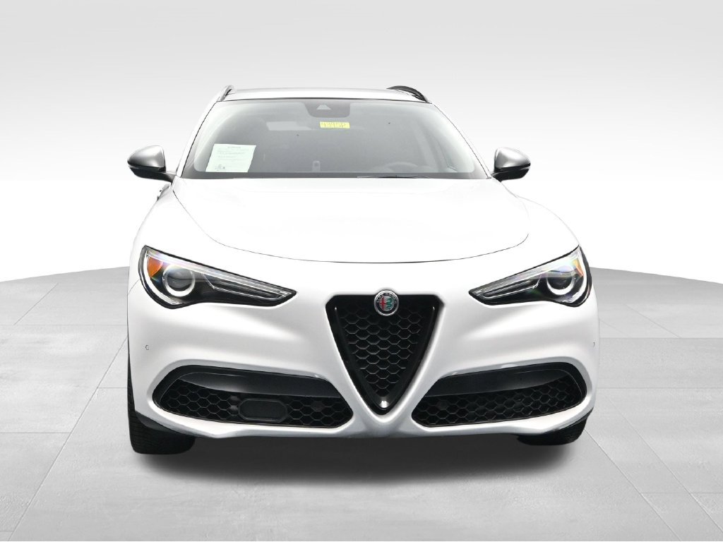 Used 2019 Alfa Romeo Stelvio Ti w/ TI Performance Package AWD/4WD image 8