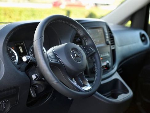 Used 2023 Mercedes-Benz Metris Passenger image 22