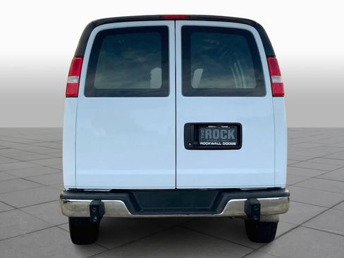 Used 2021 Chevrolet Express 2500 w/ Driver Convenience Package image 4