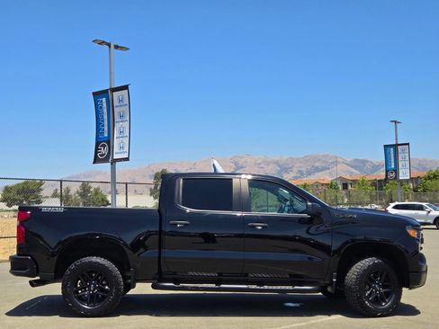 Used 2024 Chevrolet Silverado 1500 Custom Trail Boss w/ Dark Appearance Package AWD/4WD image 8
