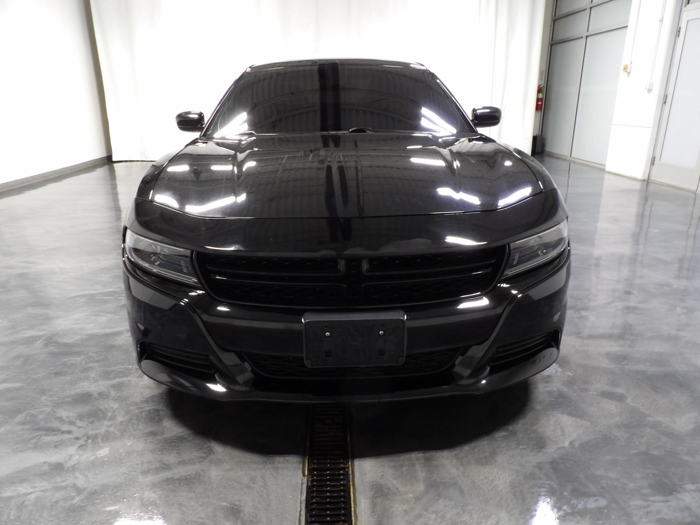 Used 2022 Dodge Charger SXT RWD image 2