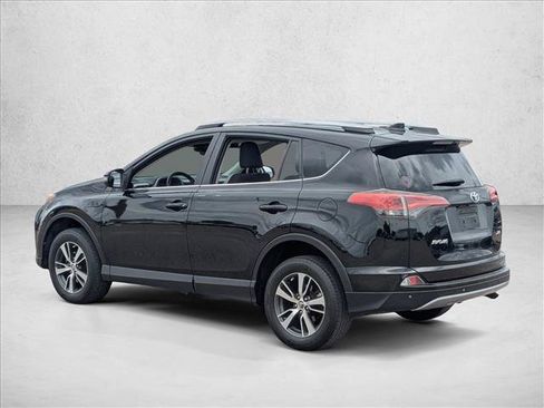 Used 2017 Toyota RAV4 XLE FWD image 7
