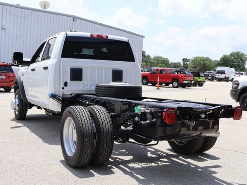 New 2026 RAM 5500 Tradesman w/ Chrome Appearance Group AWD/4WD image 3