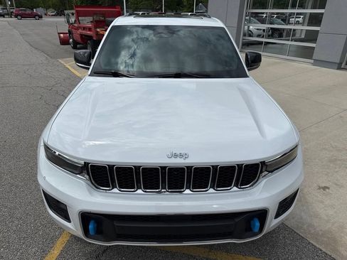 Used 2022 Jeep Grand Cherokee Overland AWD/4WD image 12