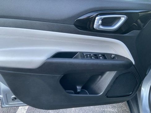 Used 2023 Jeep Compass Limited image 26