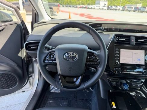 Certified 2022 Toyota Prius AWD image 16