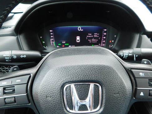 Used 2025 Honda Accord Sport image 27