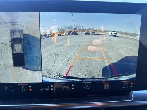 Used 2024 GMC Sierra 2500 SLT w/ SLT Convenience Package image 8