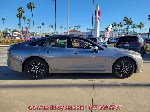 Certified 2021 Toyota Mirai image 3