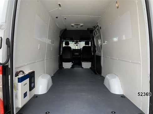 Used 2023 Mercedes-Benz Sprinter 2500 image 9