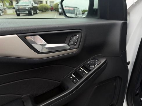 Used 2021 Ford Escape SE w/ Convenience Package FWD image 14