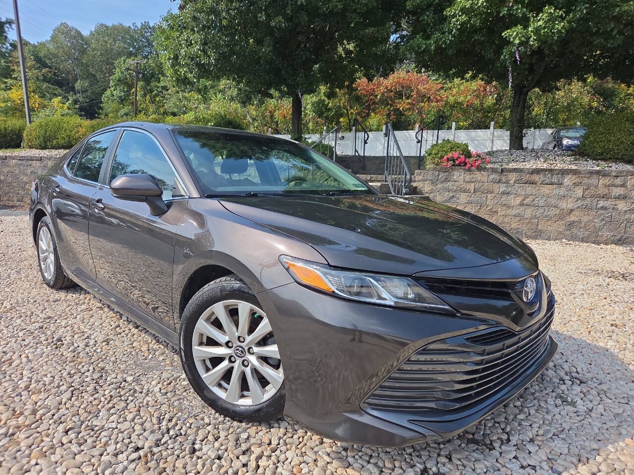 Used 2019 Toyota Camry LE FWD image 33