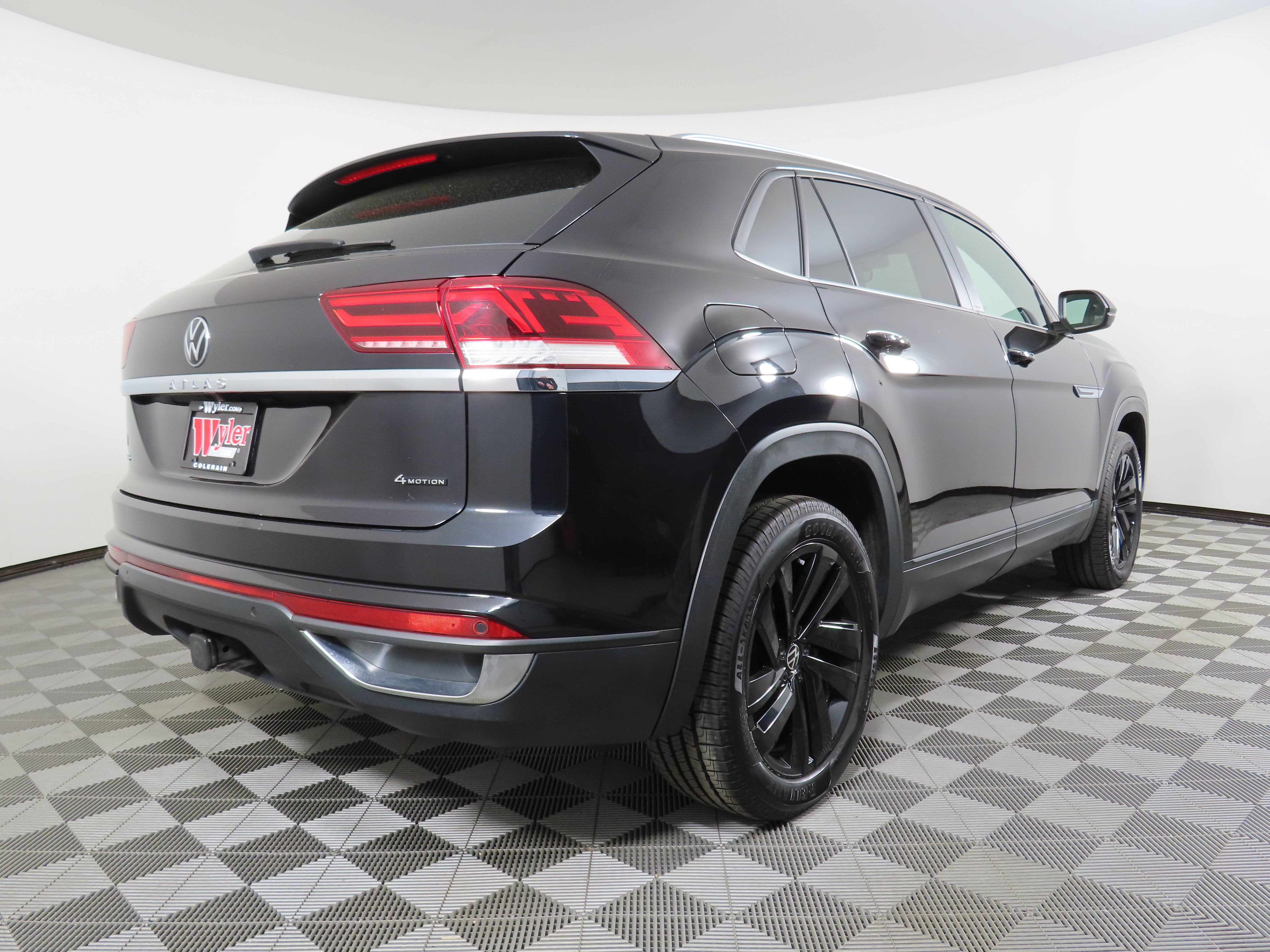 Used 2023 Volkswagen Atlas Cross Sport SE AWD/4WD image 40