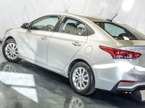 Used 2020 Hyundai Accent SEL FWD image 11