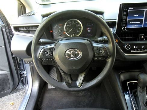 Used 2021 Toyota Corolla LE FWD image 19