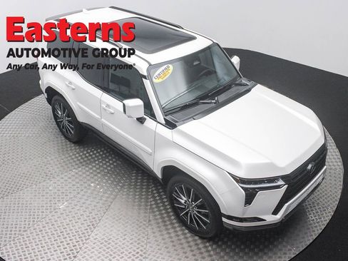 Used 2026 Lexus GX 550 w/ Cold Area Package AWD/4WD image 3