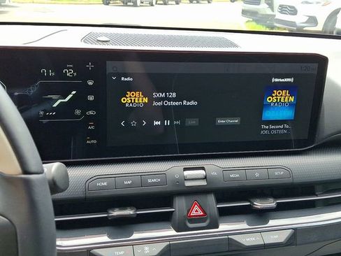 Used 2025 Kia K4 GT-Line image 16