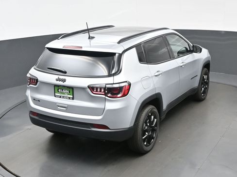 New 2025 Jeep Compass Latitude w/ Sun & Sound Group image 22