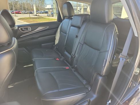 Used 2019 INFINITI QX60 Luxe w/ Essential Package image 29