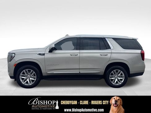 Used 2024 GMC Yukon SLT w/ SLT Luxury Package AWD/4WD image 8