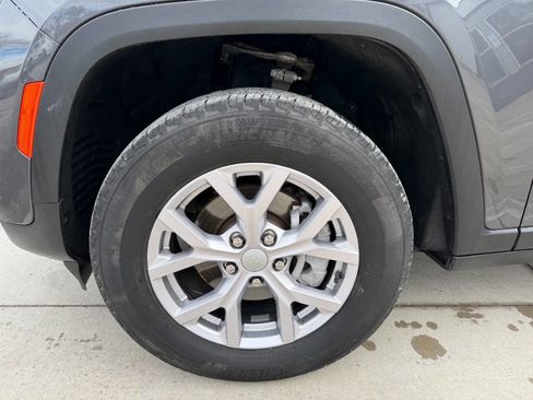 Used 2022 Jeep Grand Cherokee Limited image 6