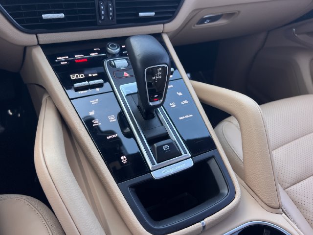 Used 2019 Porsche Cayenne AWD/4WD image 27